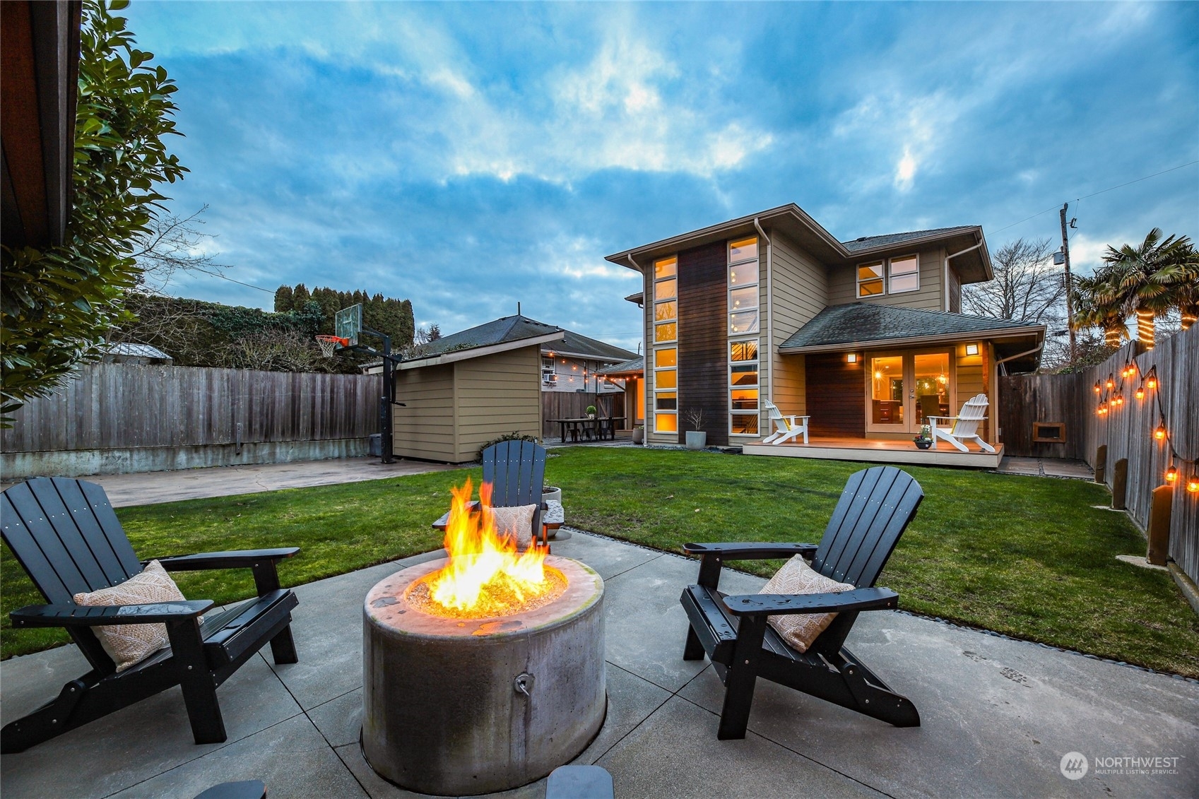 Property Photo:  2148  Sunset Avenue SW  WA 98116 