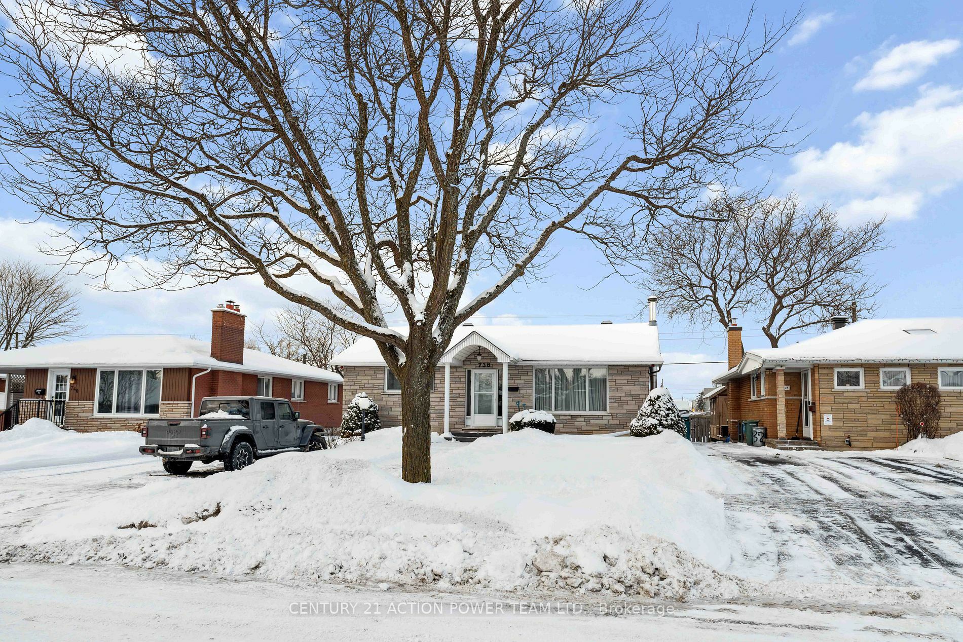 Property Photo:  736 Claude St B  ON K1K 2S2 