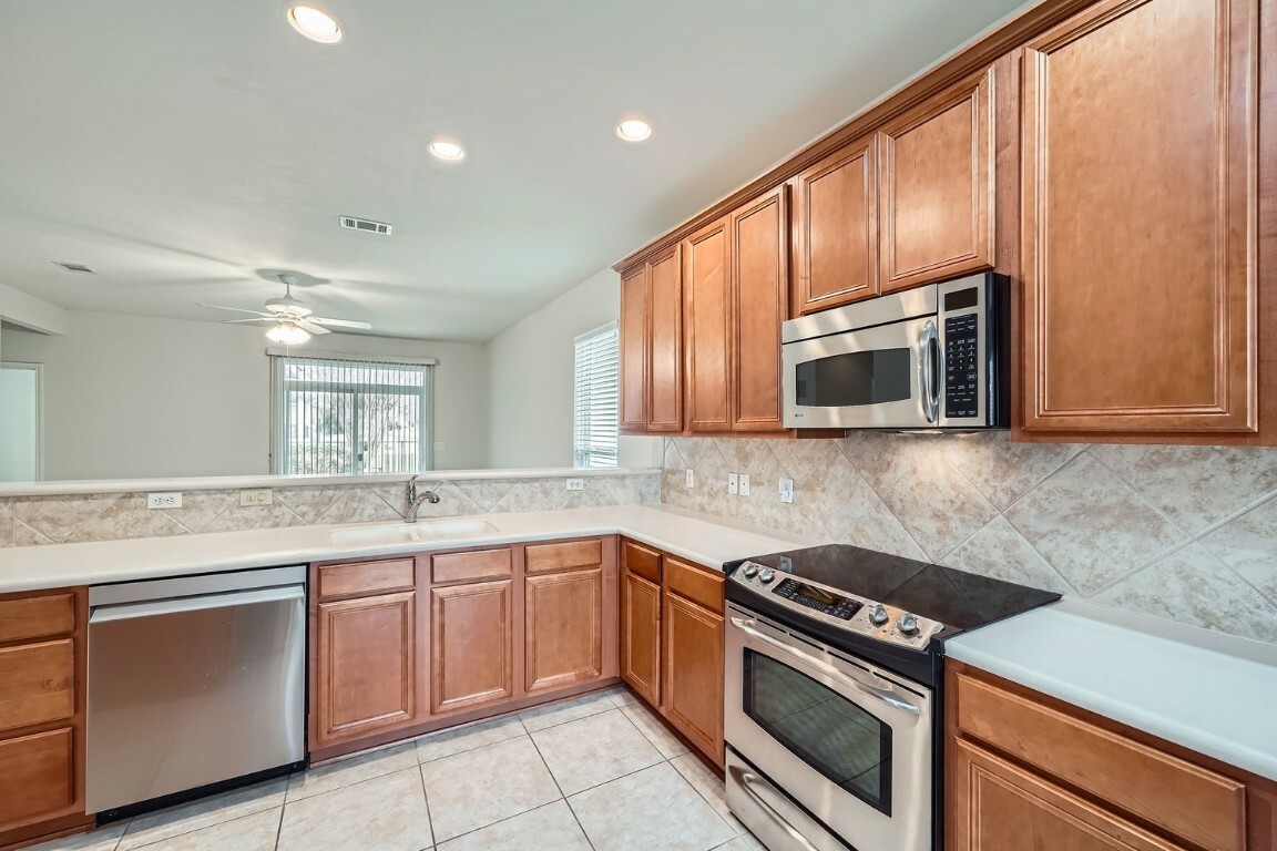 Property Photo:  254 Monument Hill Trail  TX 78633 