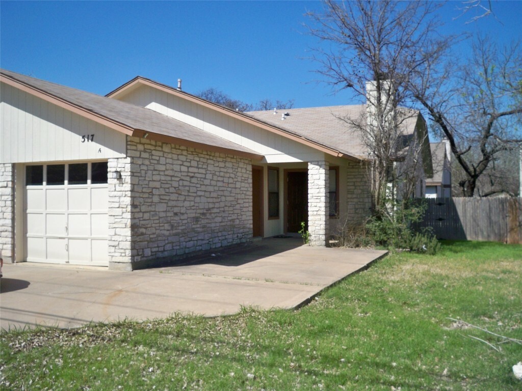 Property Photo:  517 Luther Drive A  TX 78628 