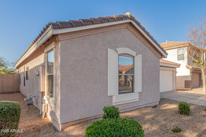 Property Photo: 665 E Winchester Way AZ 85286