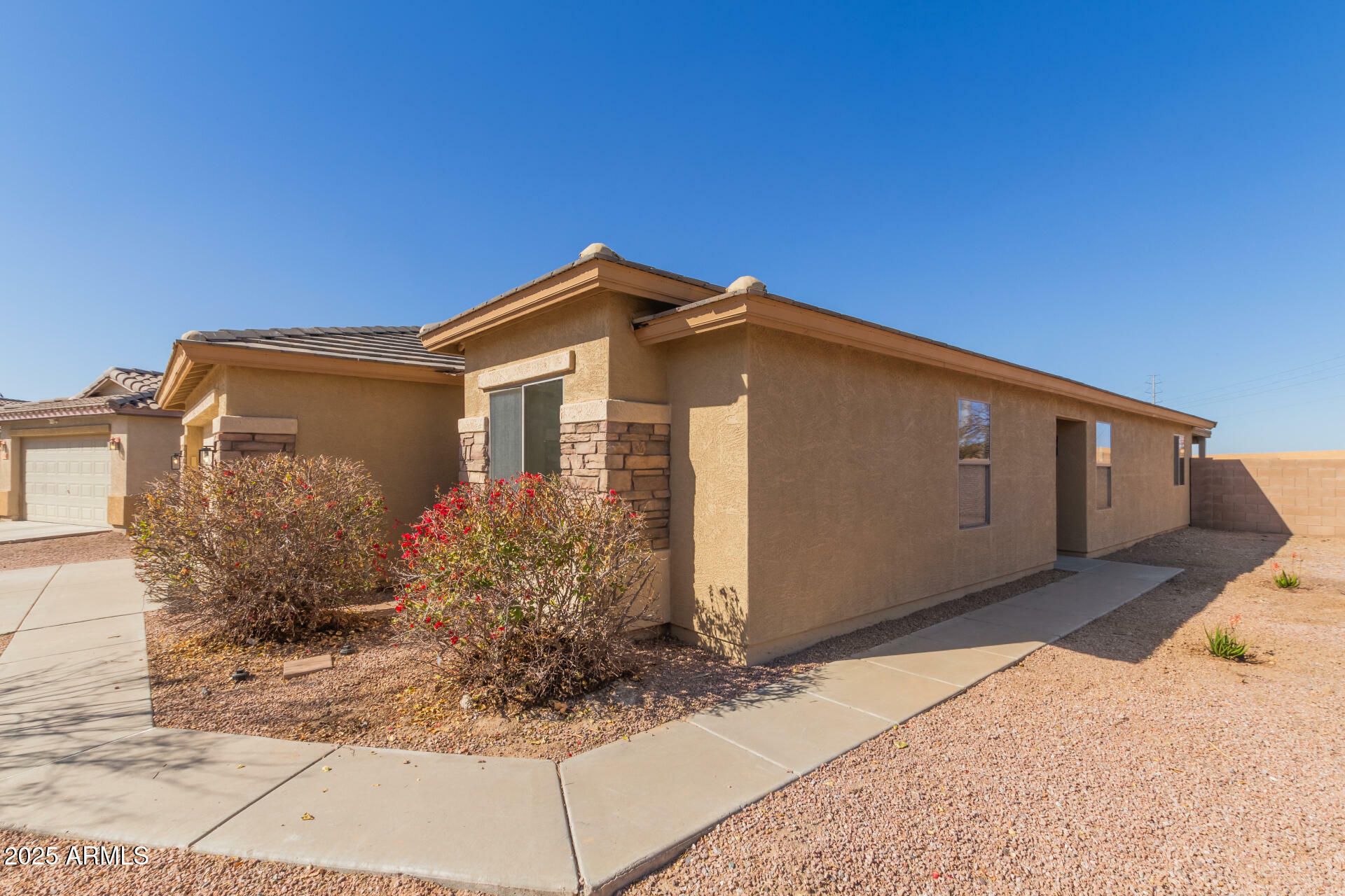 Property Photo:  35344 N Karan Swiss Circle  AZ 85143 