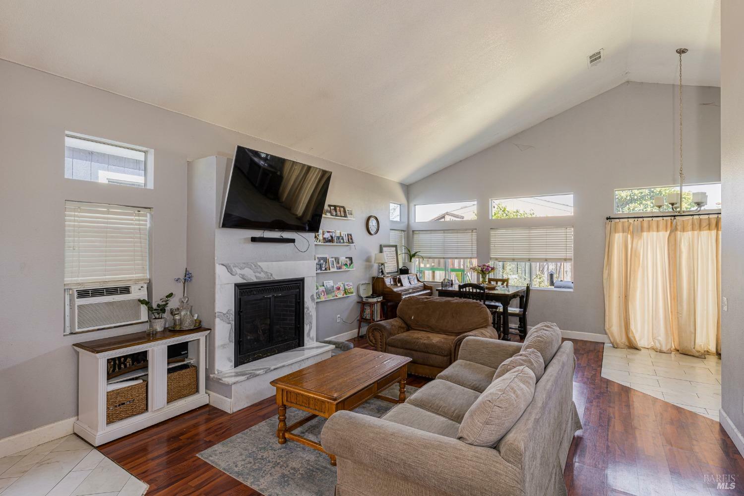 Property Photo:  689 Powderhorn Avenue  CA 95407 