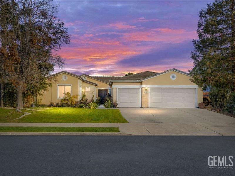 Property Photo:  11708 Valley Forge Way  CA 93312 