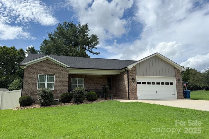 5324 Stonewood Drive  Hickory NC 28602 photo