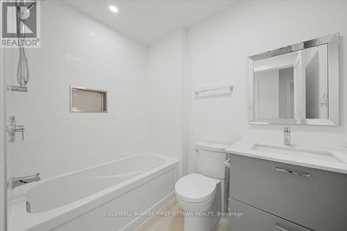 Property Photo:  236 Lebreton Street North A  ON K1R 7J3 