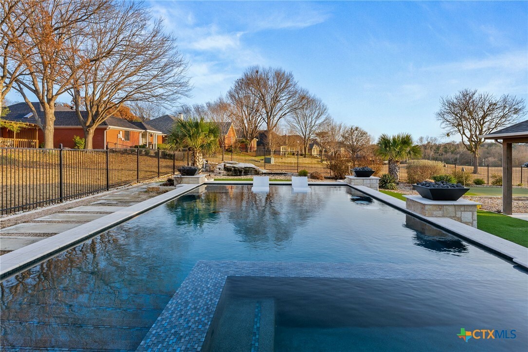 Property Photo: 1207 Hyacinth Drive TX 76502