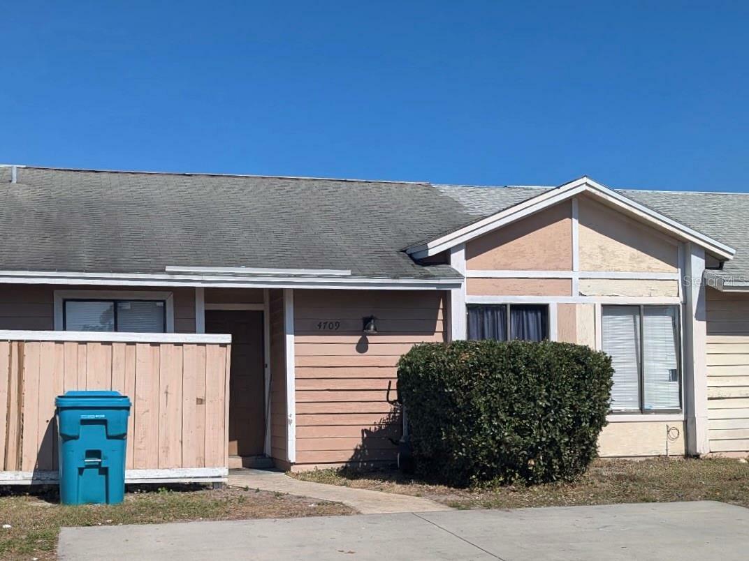 Property Photo: 4709 Almond Willow Drive FL 32808