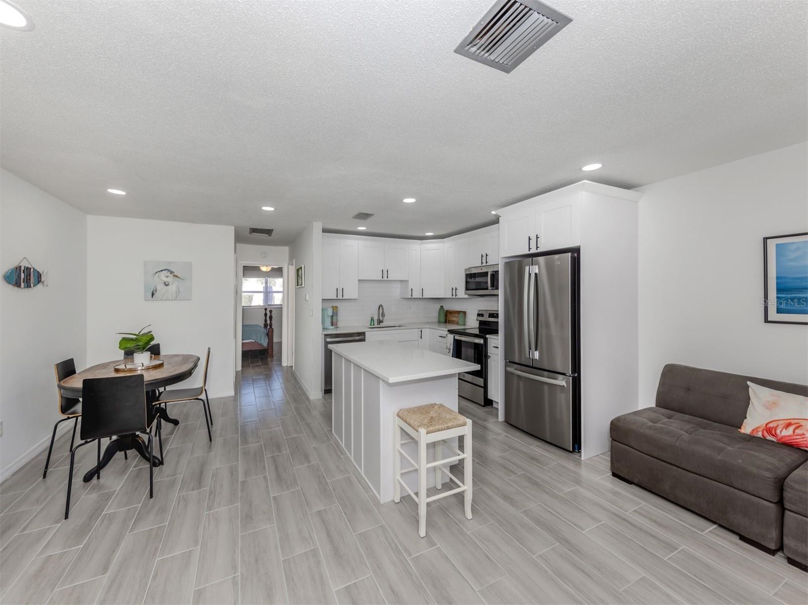 Property Photo: 525 Manatee Court 4 FL 34285