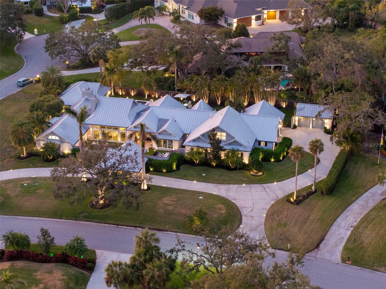 Property Photo: 3759 Beneva Oaks Boulevard FL 34238