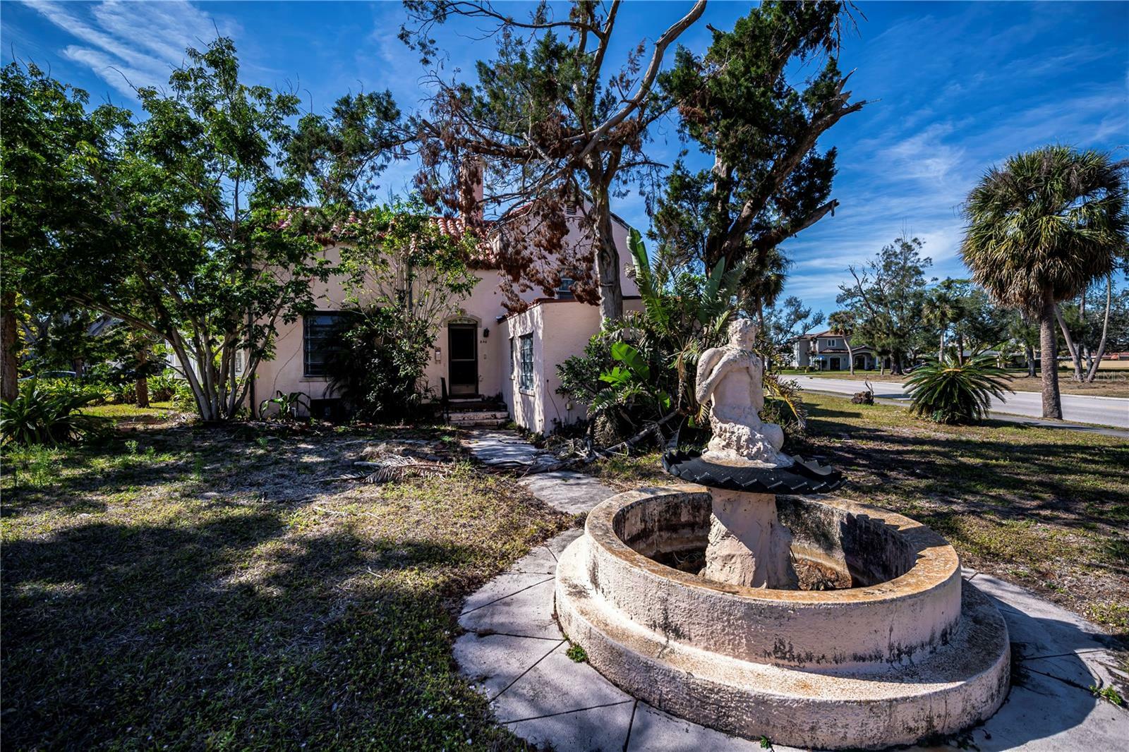 Property Photo: 500 Nassau Street S FL 34285