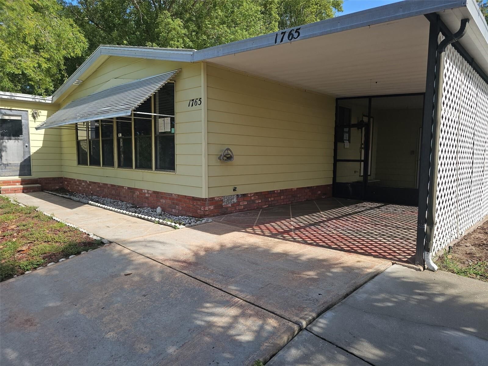 Property Photo:  1765 W Schwartz Boulevard  FL 32159 