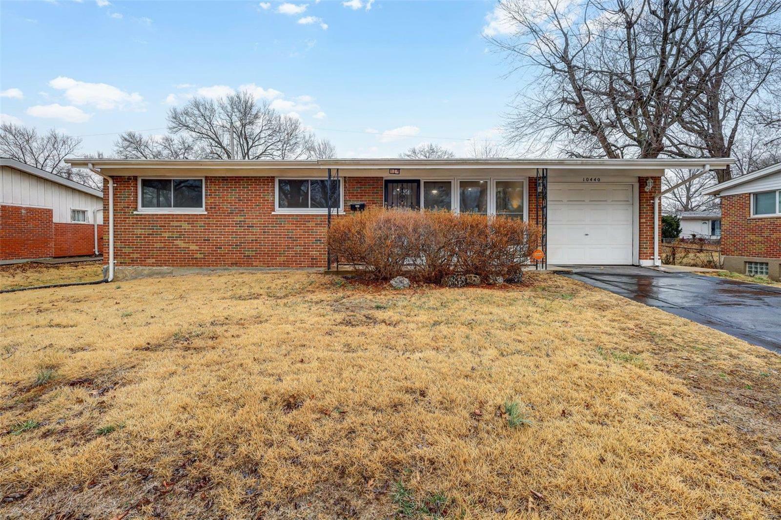Property Photo: 10440 Canfield Drive MO 63136