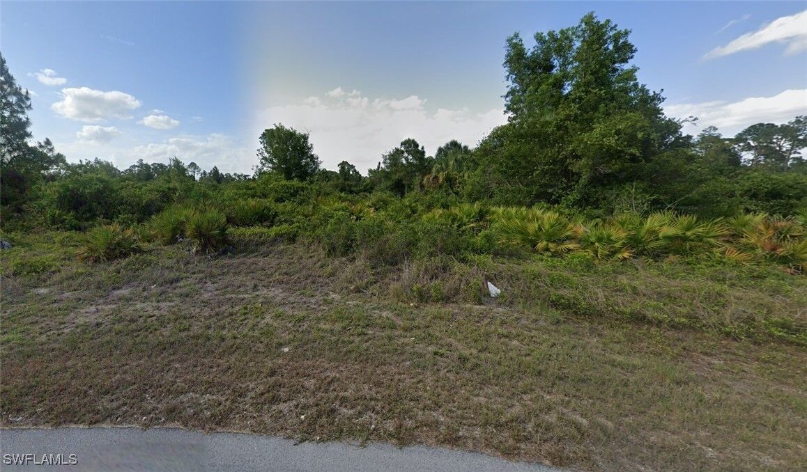 Property Photo:  405 Wickham Avenue S  FL 33974 