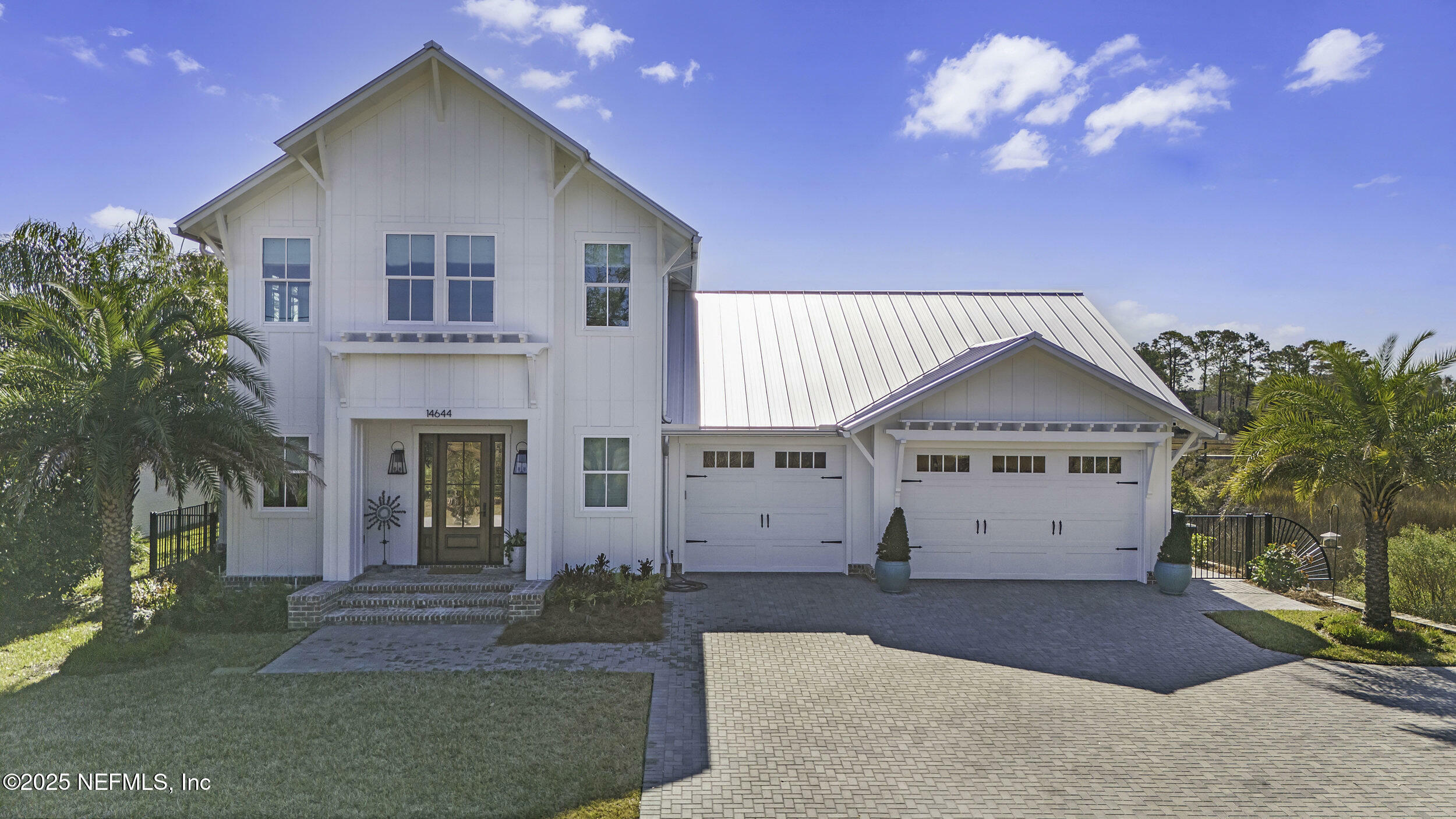 Property Photo: 14644 Stacey Road FL 32250