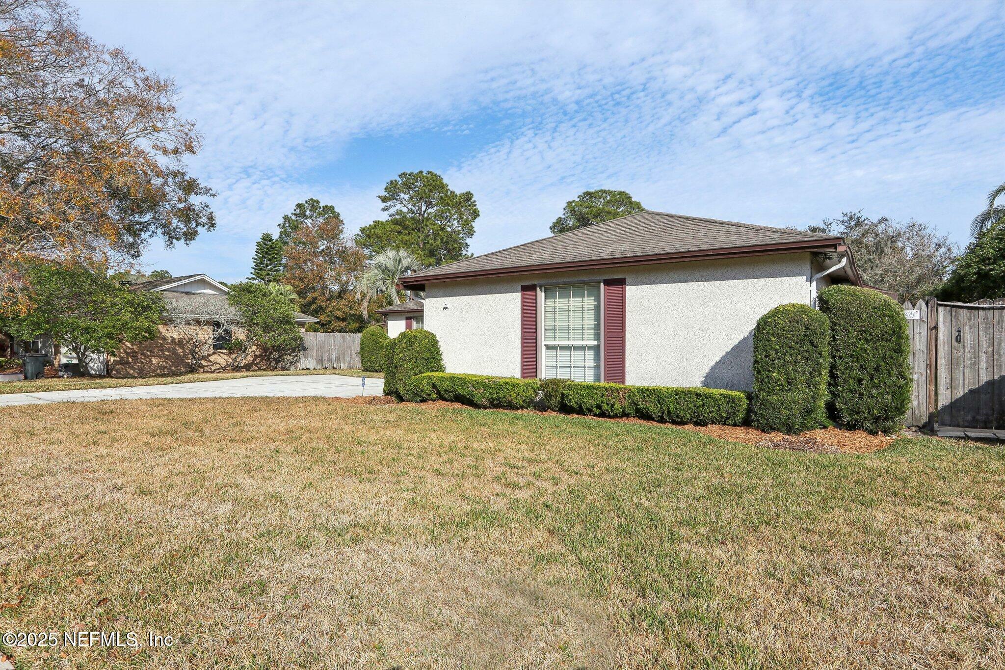 Property Photo:  9761 Sharing Cross Drive  FL 32257 