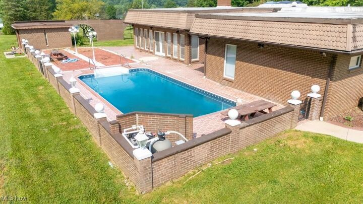 Property Photo:  6148 Parkersburg Road  WV 25275 