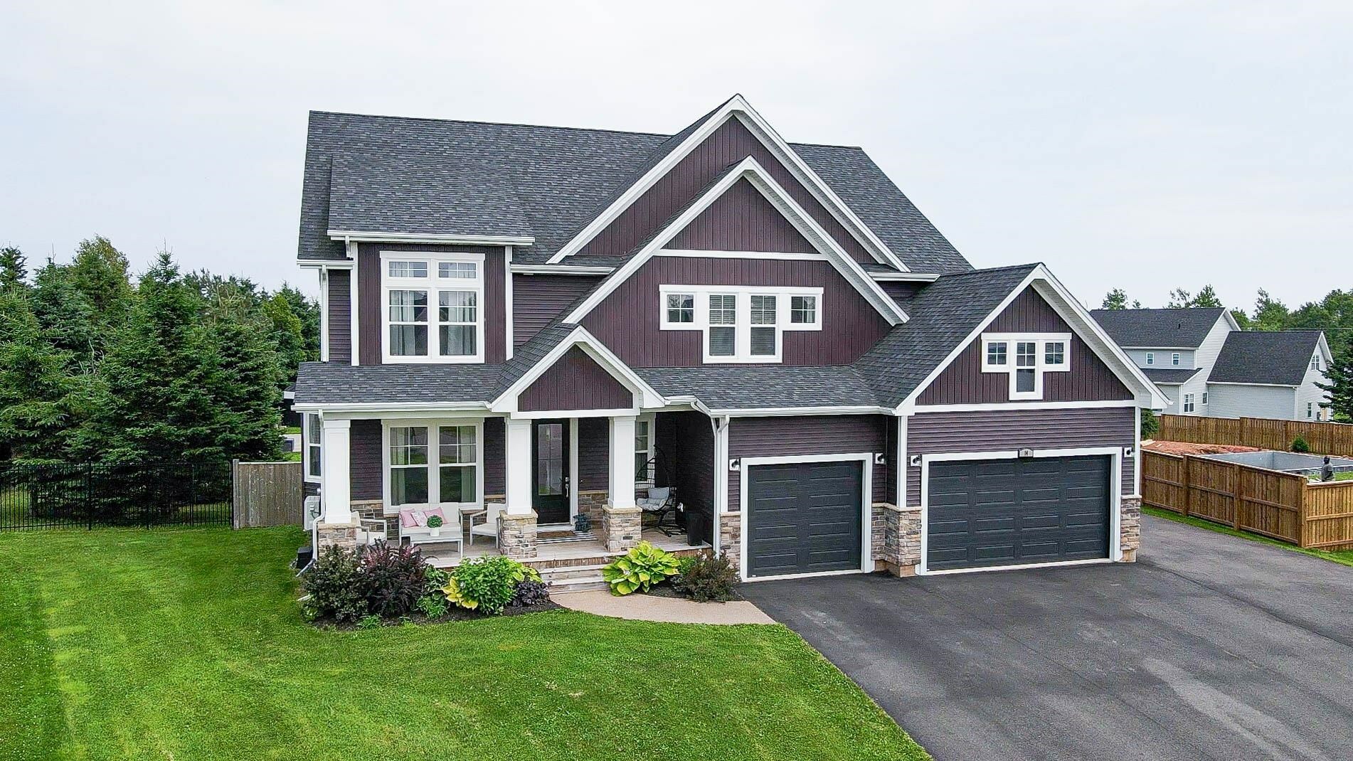 Property Photo: 14 Craigavon Court PE C1B 4C4
