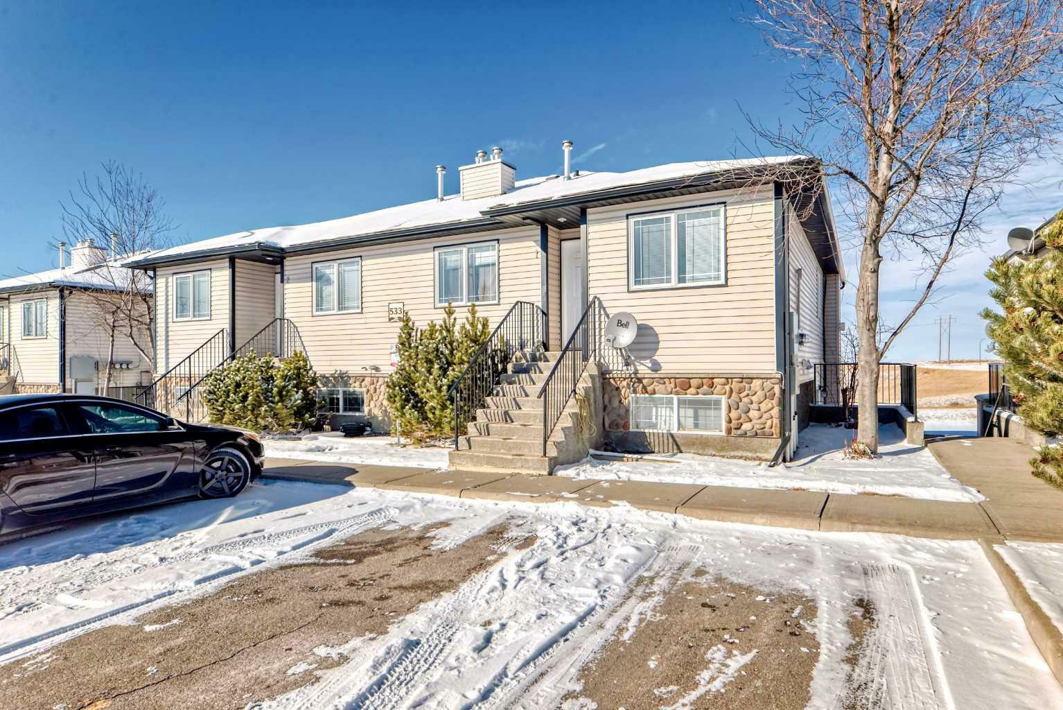 Property Photo:  533 9 Avenue N 3  AB T1H 6S8 