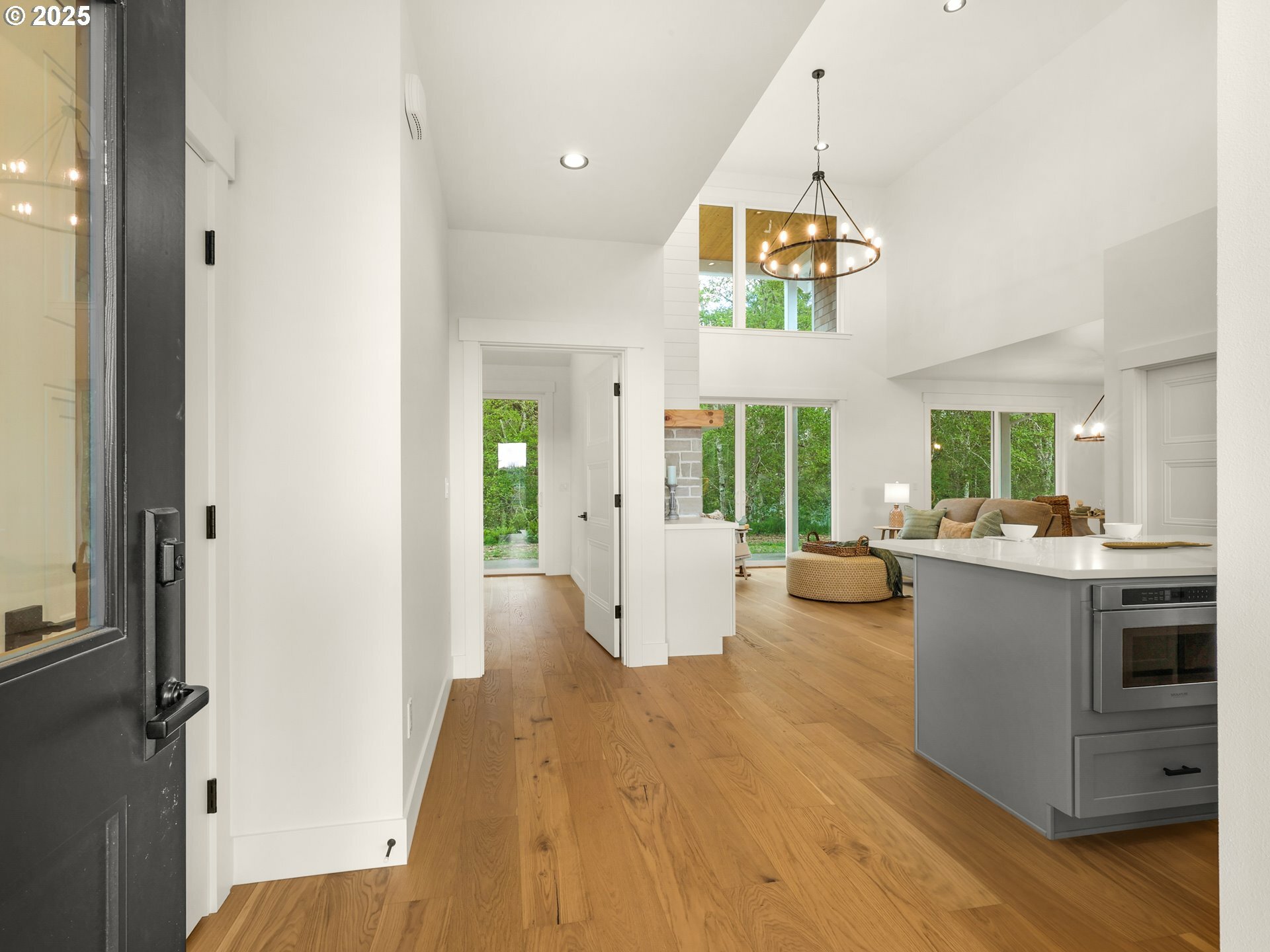 Property Photo: 90202 Hobie Rd OR 97146