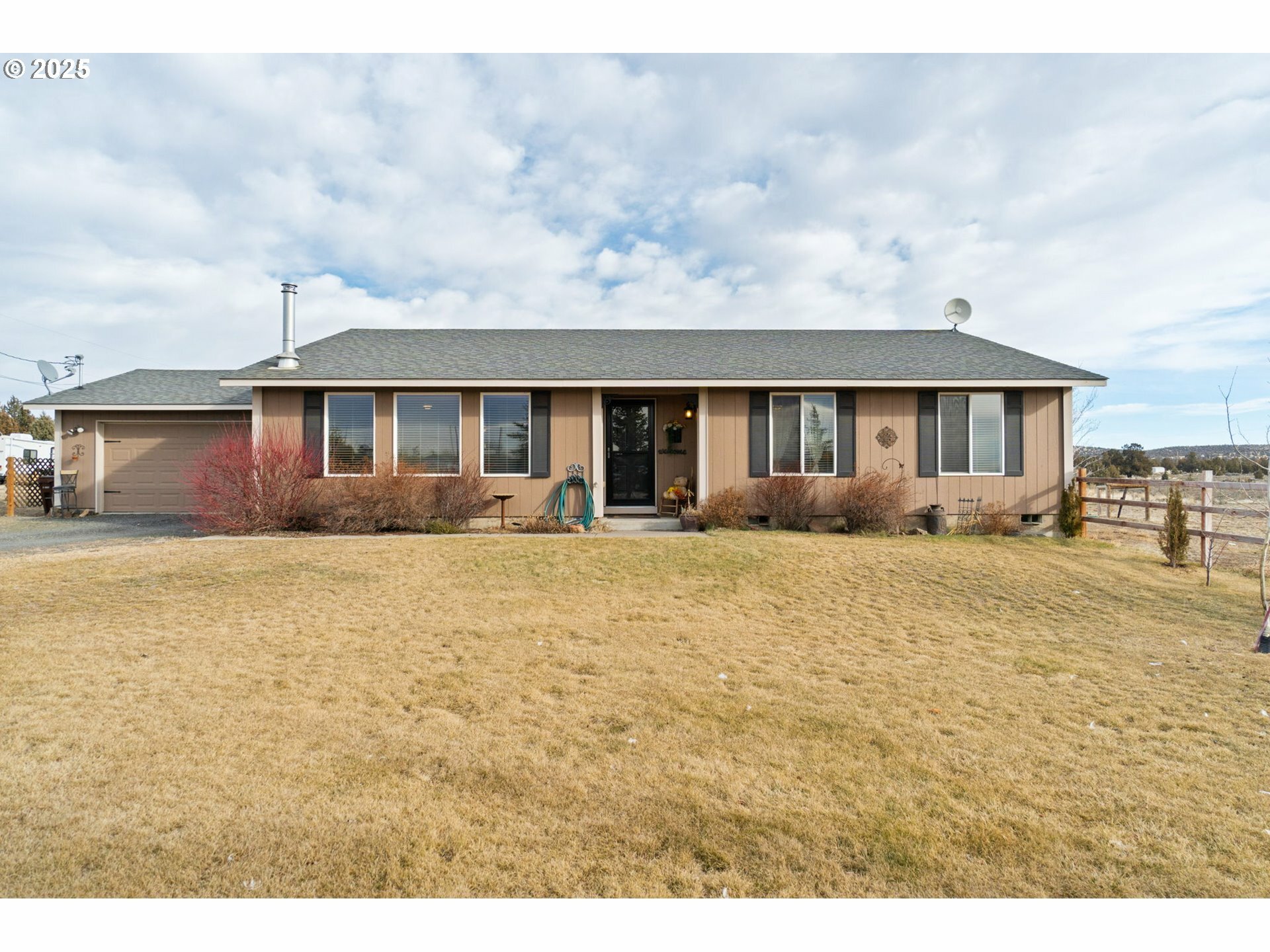 Property Photo:  2532 SE Klamath Rd  OR 97754 