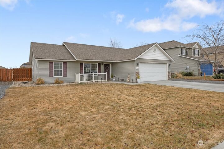 Property Photo:  1114 W Luta Street  WA 98837 