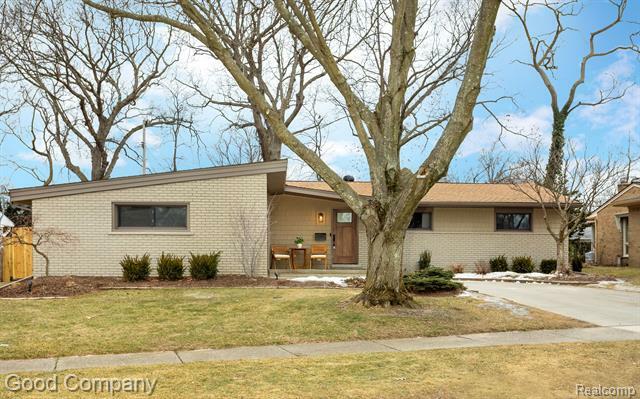 Property Photo:  2045 Laurome Drive  MI 48073 