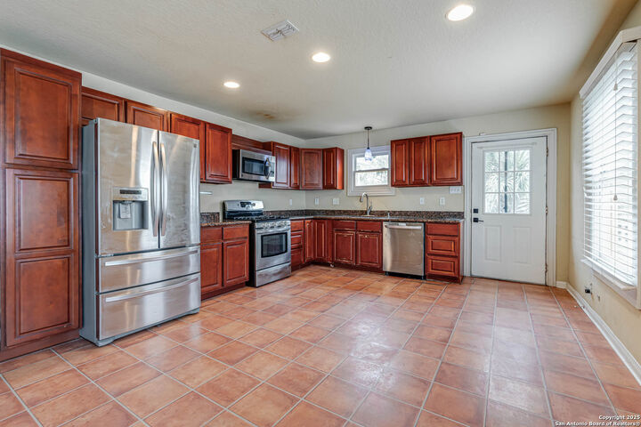 Property Photo: 127 Vance St TX 78210