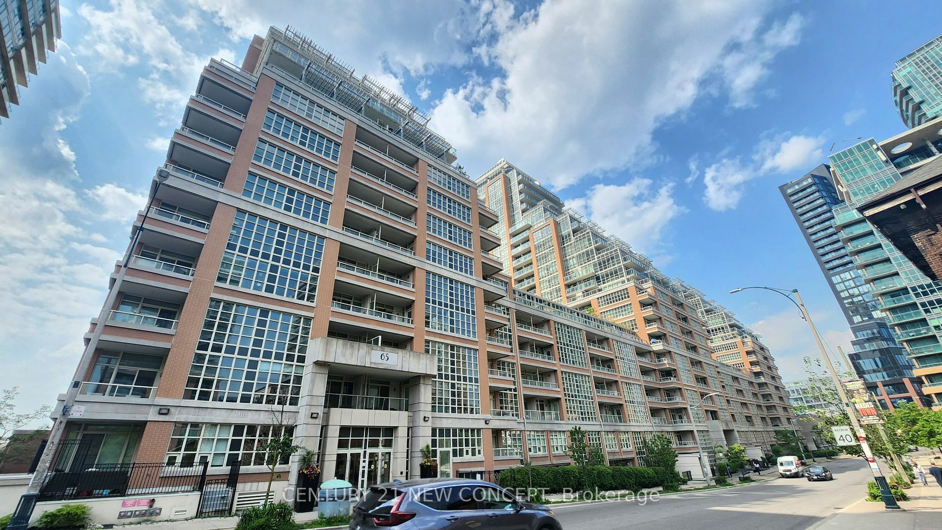 Property Photo:  65 East Liberty St 1002  ON M6K 3R2 