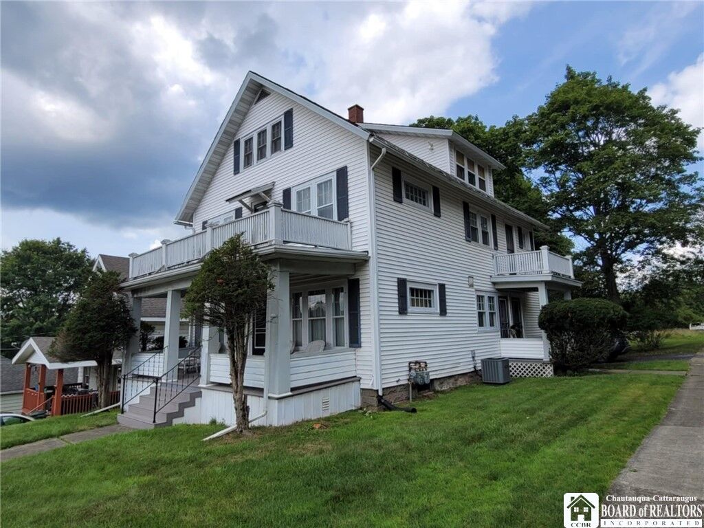 Property Photo:  33 Everett Avenue  NY 14701 