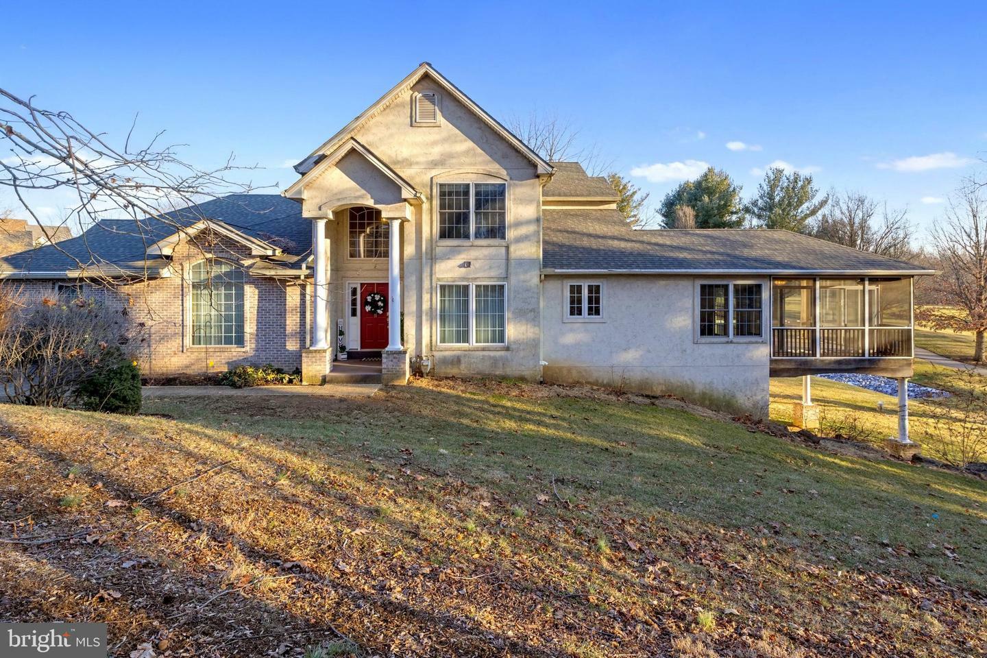 Property Photo:  942 Rivergate Court  PA 17551 