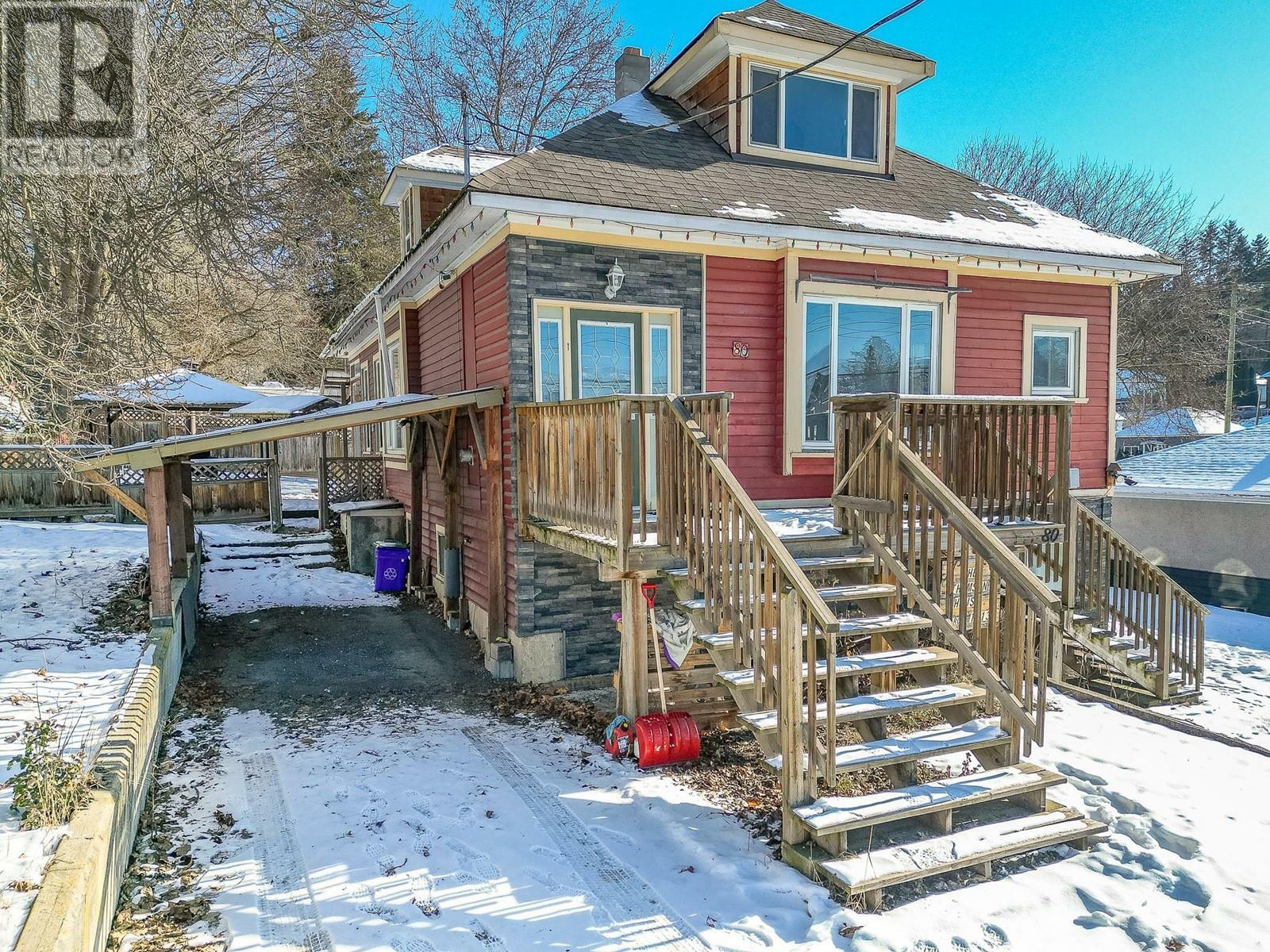 Photo de la propriété: 80 6 Street Northeast BC V1E 1H1