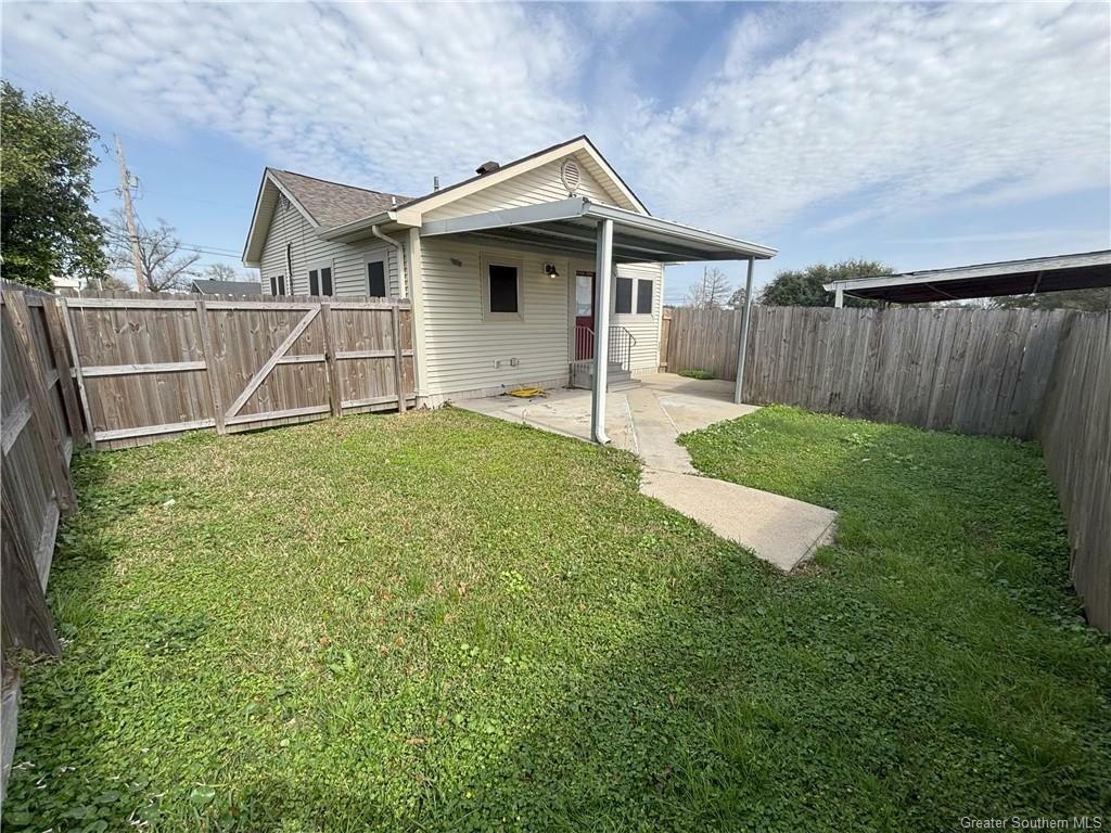 Property Photo: 506 506A Fontenot Road LA 70607