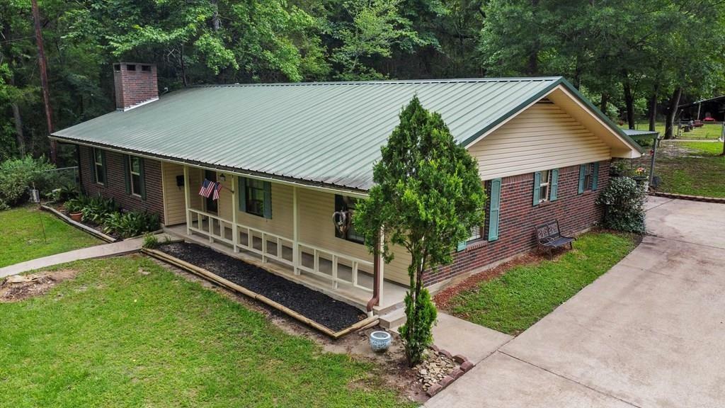 Property Photo: 155 Country Craft Road TX 75904