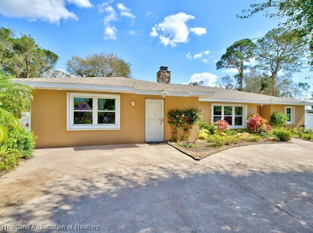 Property Photo:  4012 Abernathy Avenue  FL 33875 