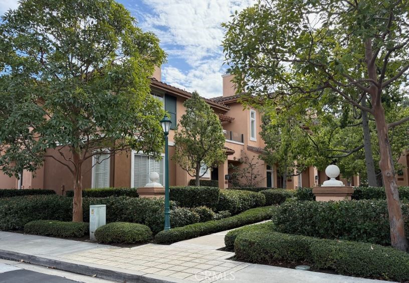 Property Photo:  1403 Solvay Aisle  CA 92606 