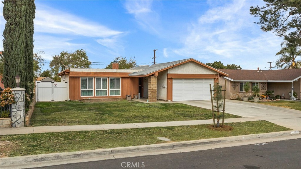 Property Photo:  1125 Aspen Street  CA 92879 