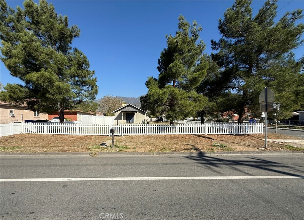 Property Photo: 1014 W 48th Street CA 92407