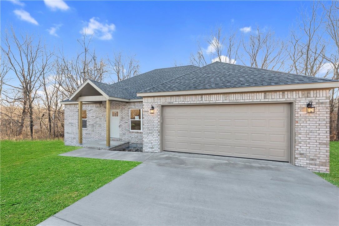 Property Photo:  22 Hebrides Lane  AR 72715 