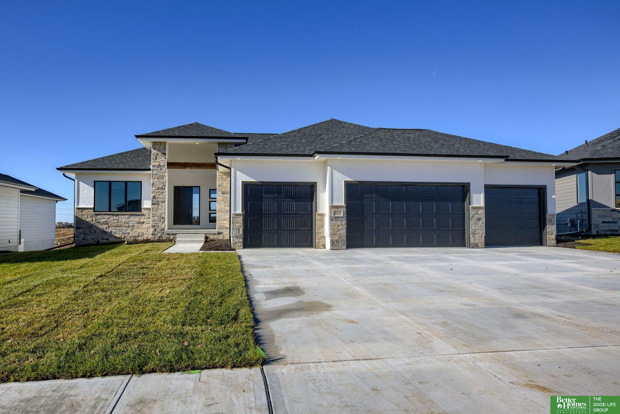 Property Photo: 5416 N 196th Avenue NE 68022