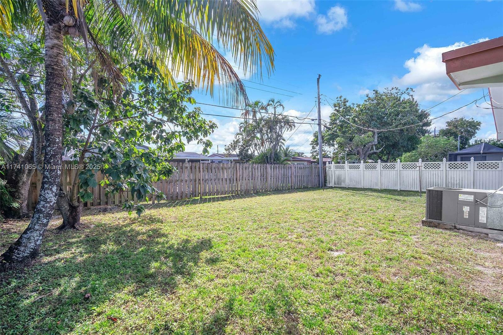 Property Photo:  7640 Taft Street  FL 33024 