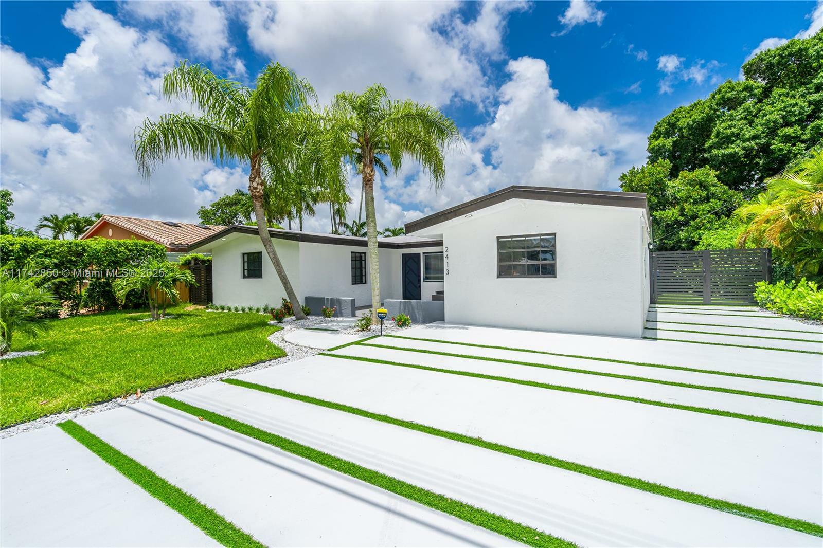 Property Photo:  2413 Gulfstream Ln  FL 33312 