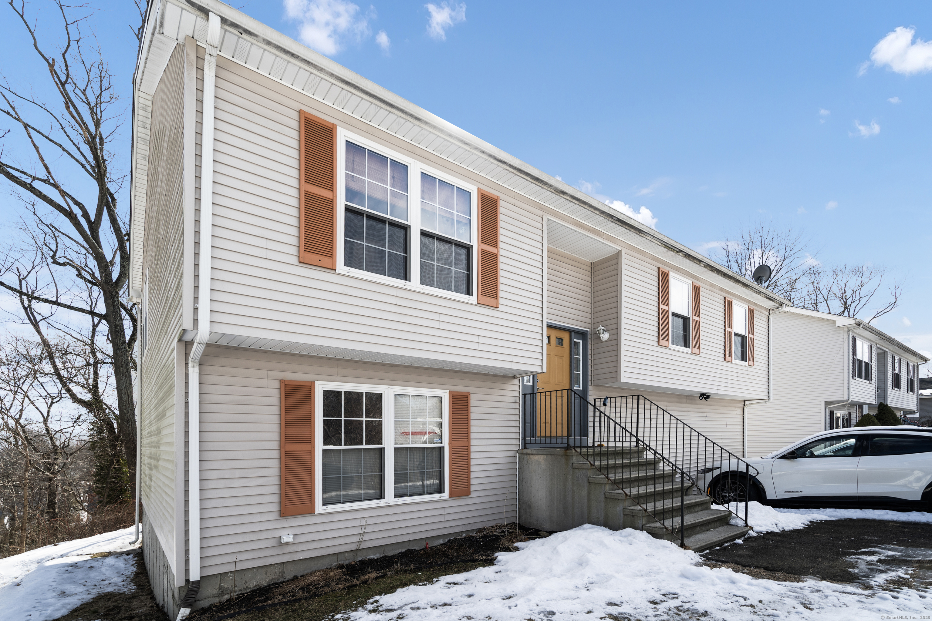 Property Photo:  459 Woodlawn Avenue Extension  CT 06606 