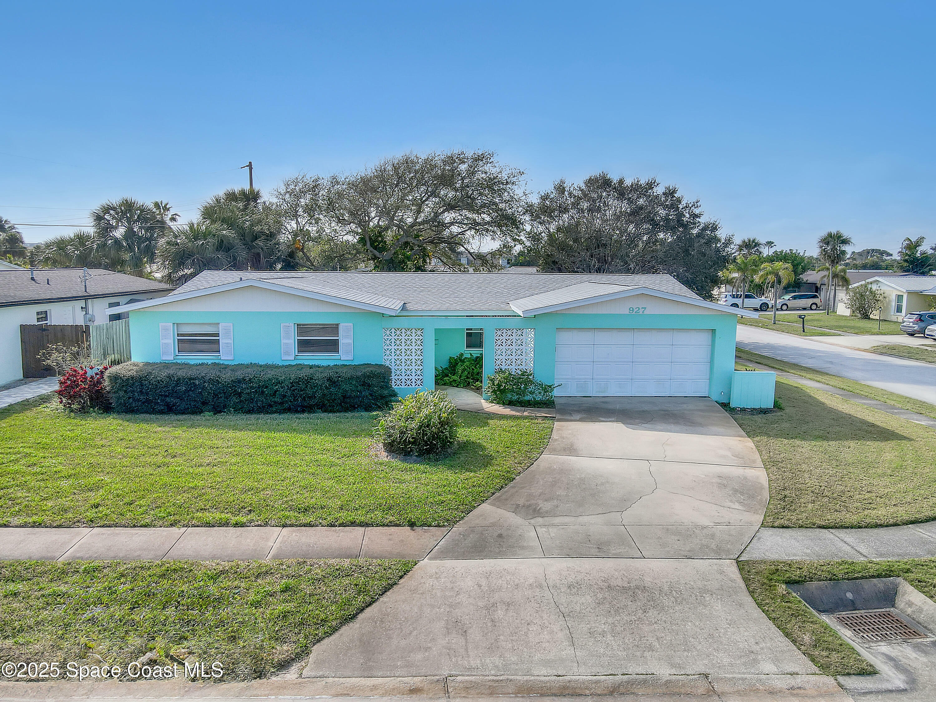 Property Photo:  927 Golden Beach Boulevard  FL 32937 