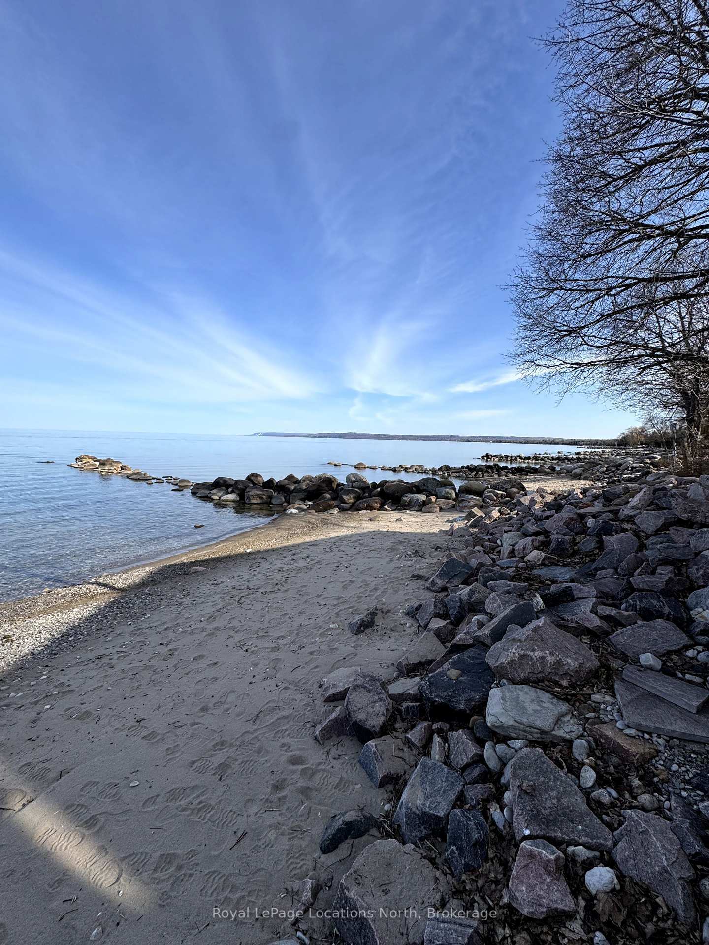 Photo de la propriété: 155 Kiowana Beach Road ON N4L 1W5