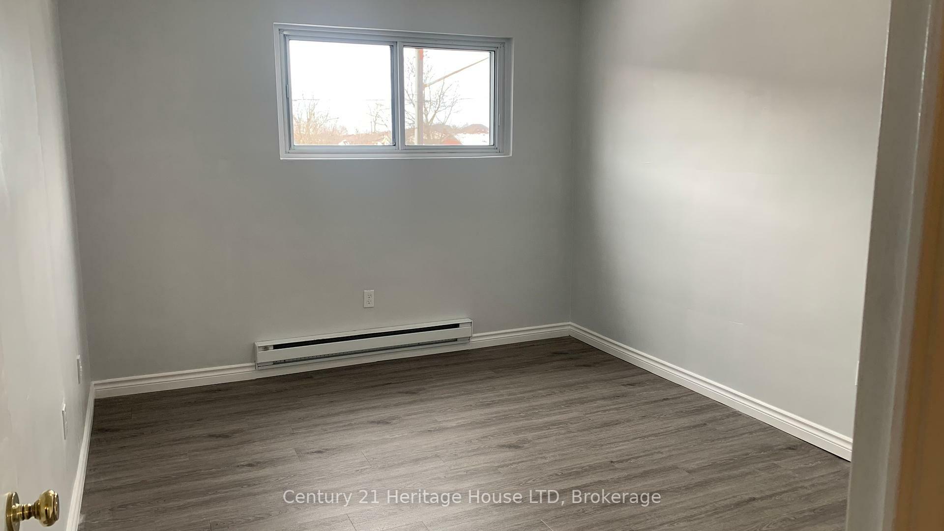 Property Photo:  253 Fitch St 204  ON L3C 4W3 