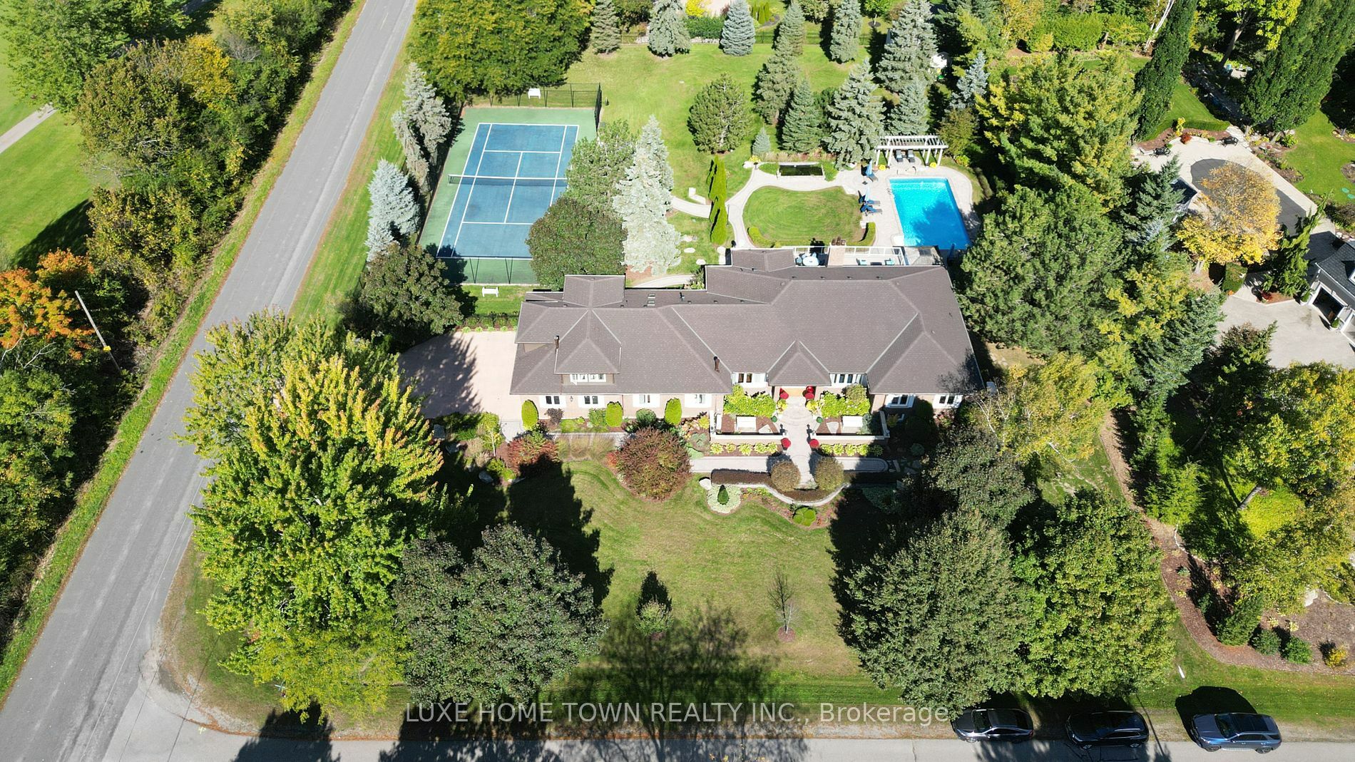 Property Photo:  2 Prince Rupert Dr  ON L1E 1Z2 