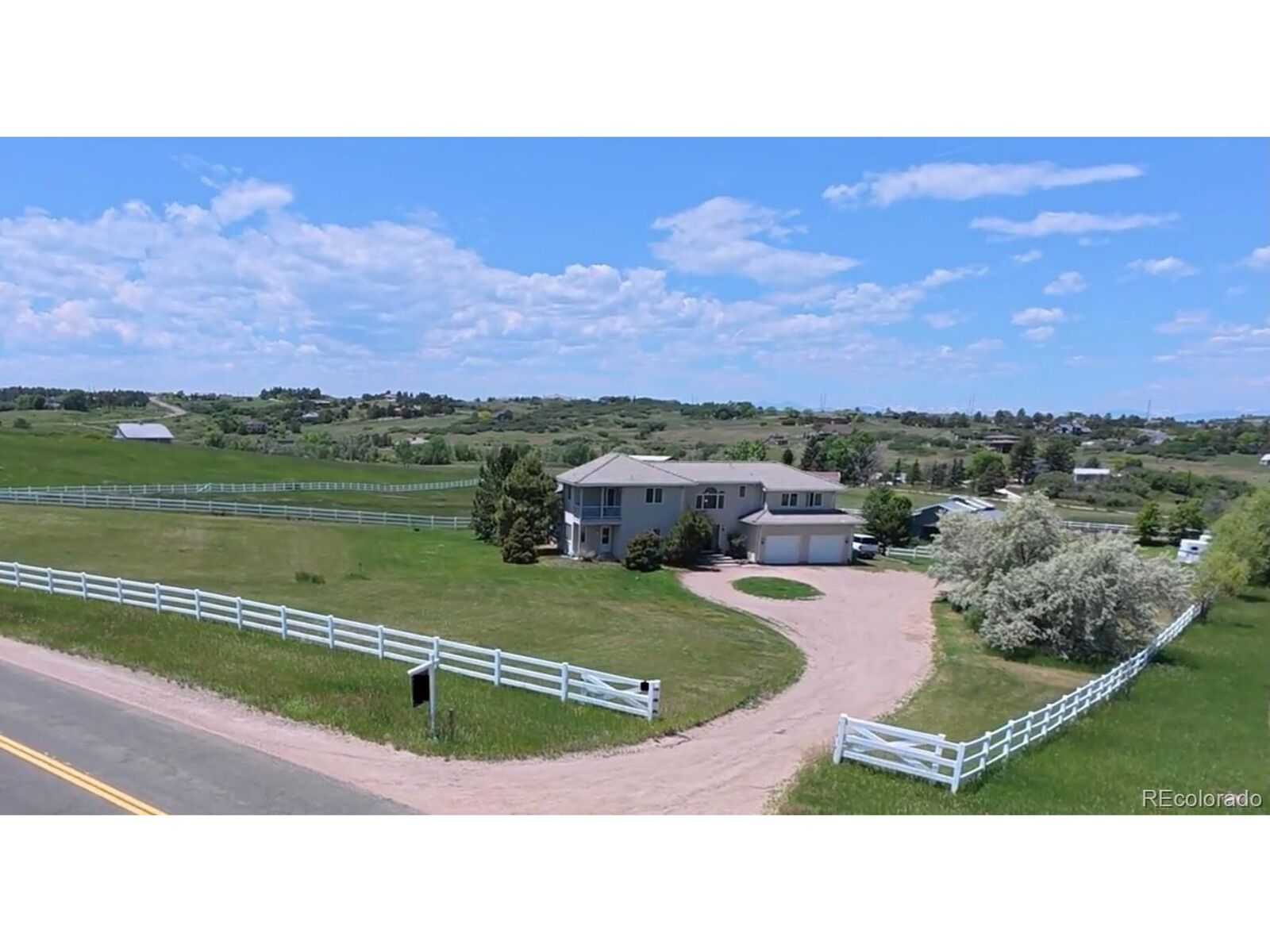 Property Photo:  595 W Oak Hill Ln  CO 80108 