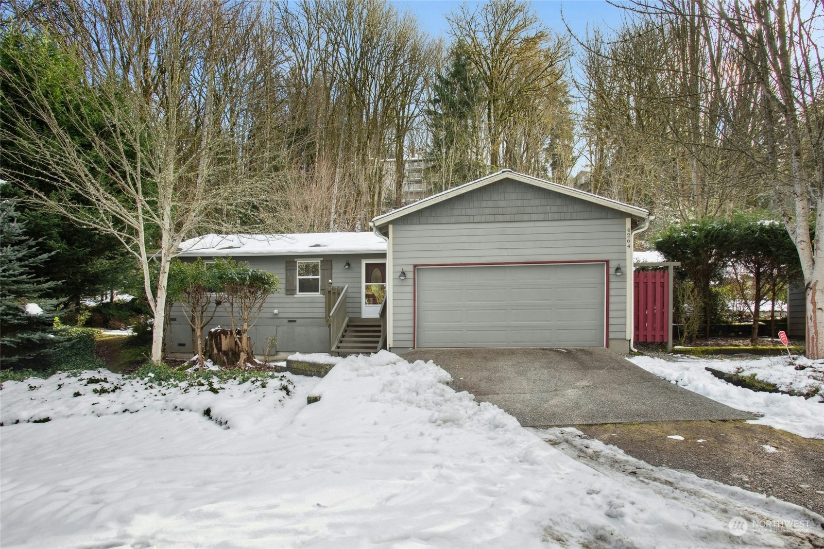 Property Photo:  4264  152nd Avenue SE  WA 98006 