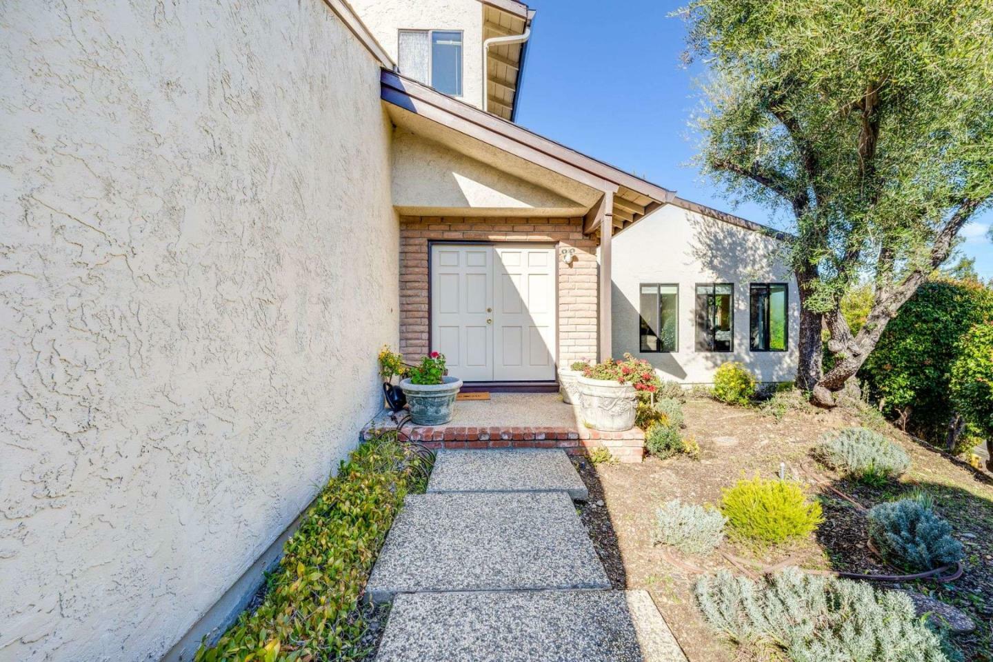 Property Photo:  10675 Clubhouse Lane  CA 95014 